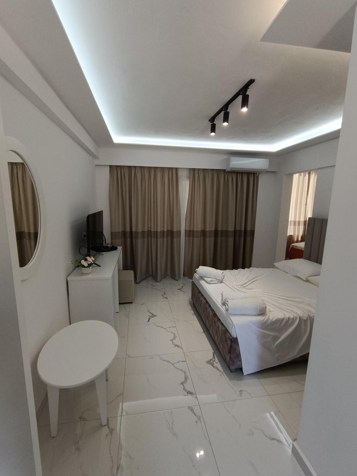 Hotel Elisabet Sarandë 외부 사진